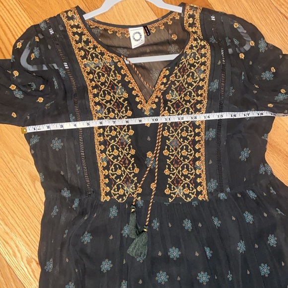 Anthropologie Akemi & Kin Embroidered Tunic Dress in med (MP), preloved - Picture 11 of 11